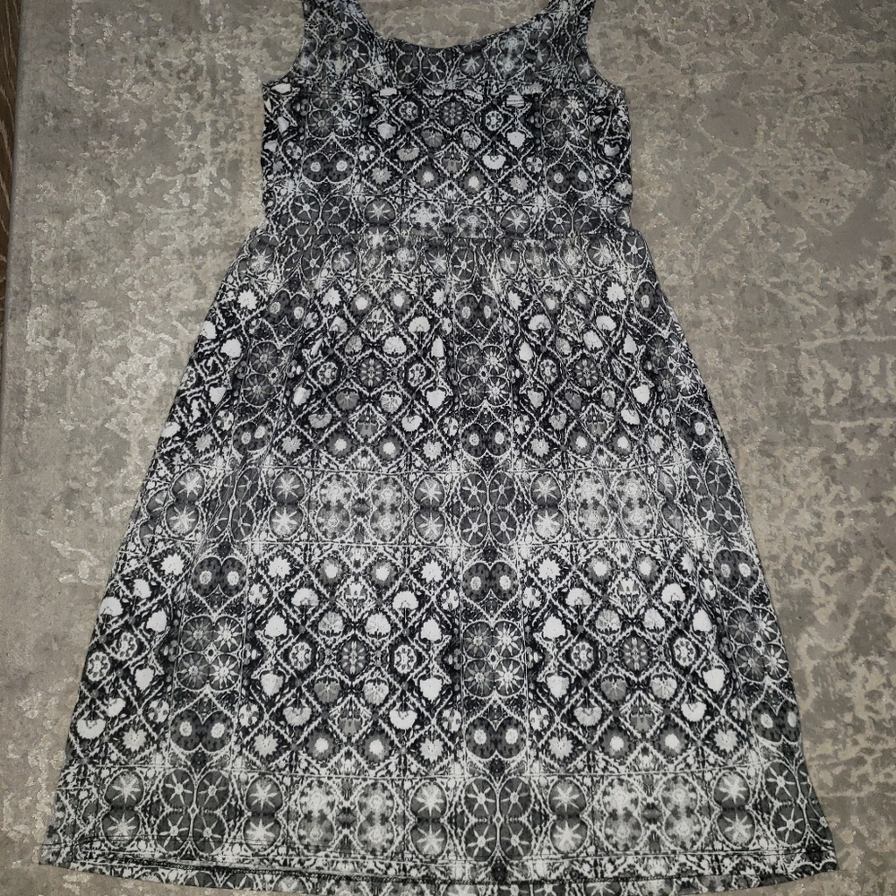 Dress - Picture 3 of 3